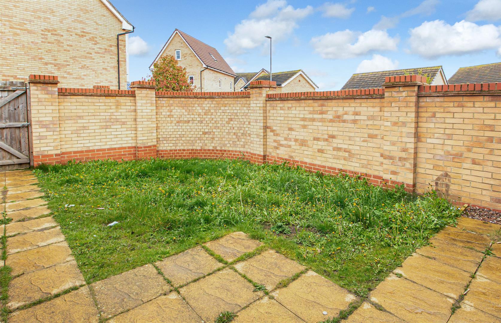 Aquila Gardens, Fairfields, Milton Keynes